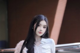 [秀人网] 2024.03.20 NO.8261 龙雪儿 简约牛仔裤[78P/718MB]