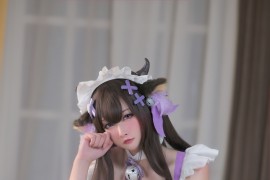 念念_D 脖子上挂着铃铛的样子真好看