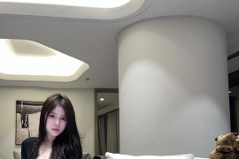 【微-密】奔跑的晶螺儿-红色皮裤+丝袜 [52P-131M]