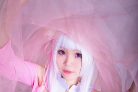 粉粉嫩嫩的辣妹 Yoko宅夏 艾米莉娅