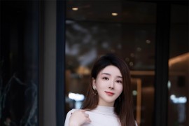 [秀人网] 2023.10.31 No.7586 雨儿baby 简约牛仔裤[72P/814MB]