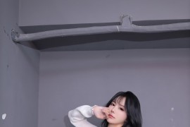 [秀人网] 2024.04.26 NO.8458 幼幼 蓝色牛仔短裤[81P/657MB]