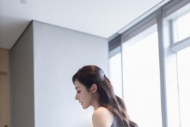 [秀人网] 2024.11.22 NO.9493 小逗逗 灰色OL职员装[81P/783MB]