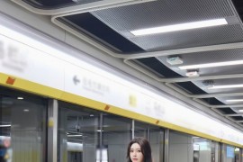 [秀人网] 2025.01.03 NO.9708 小薯条nienie 深色短裙[73P/706MB]