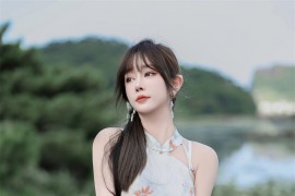 [尤蜜荟]王雨纯 浅色长款旗袍服[80P/693MB]