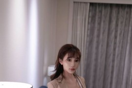 [秀人网] 2025.02.13 NO.9881 陆萱萱 浅色西服[81P/756MB]