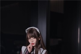 轩萧学姐 连体丝女仆[90P1V-677M]