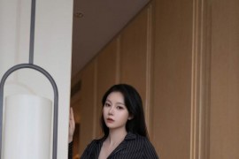 [秀人网] 2024.10.22 NO.9328 安然anran 黑色OL服[81P/756MB]