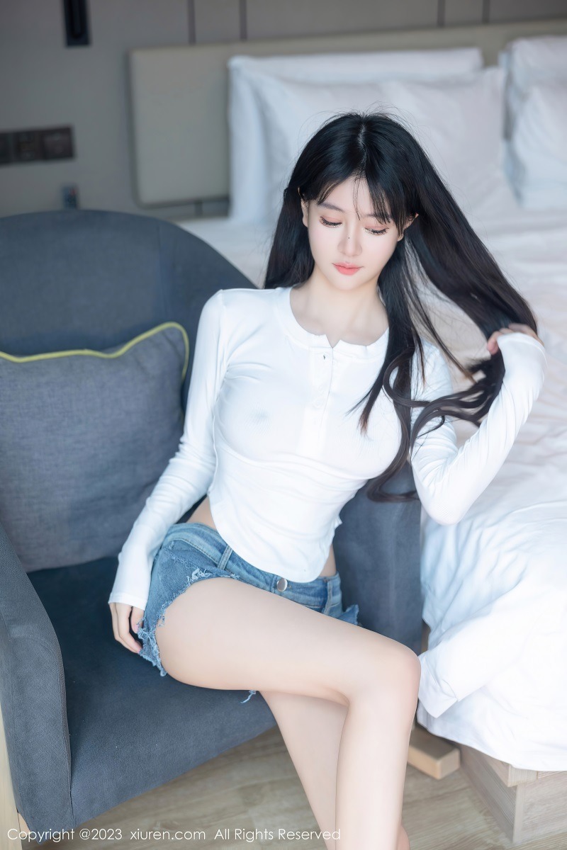 [XIUREN绣人网] 2023.06.30 No.7010 幼幼 超短牛仔裤[89P/761MB] 第1张
