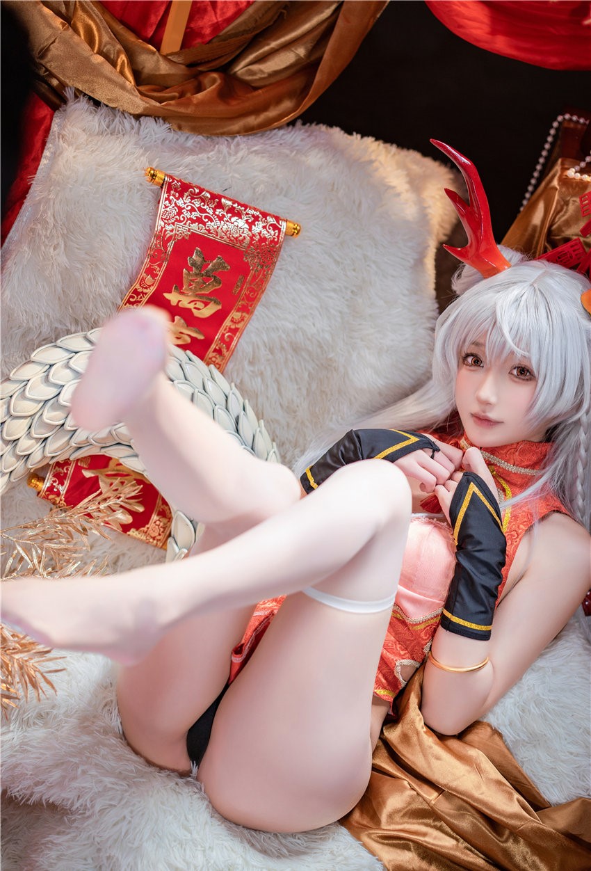 阿包也是兔娘 新春贺图 龙妹 [45P1V-1.24GB] 第2张