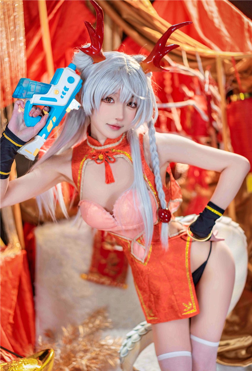 阿包也是兔娘 新春贺图 龙妹 [45P1V-1.24GB] 第3张