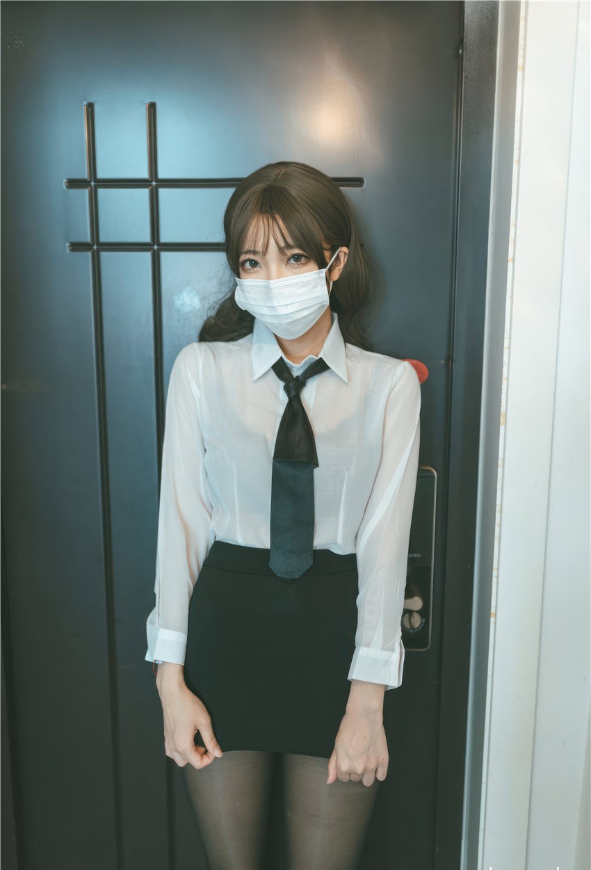 杏仁曲奇 OL额外时间[61P-315MB] 第2张