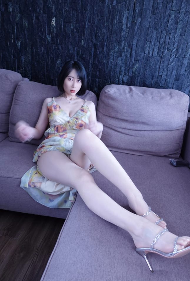 【微-密】郑瑞妤-碎花裙加豹纹内内 [14P -33M] 第1张