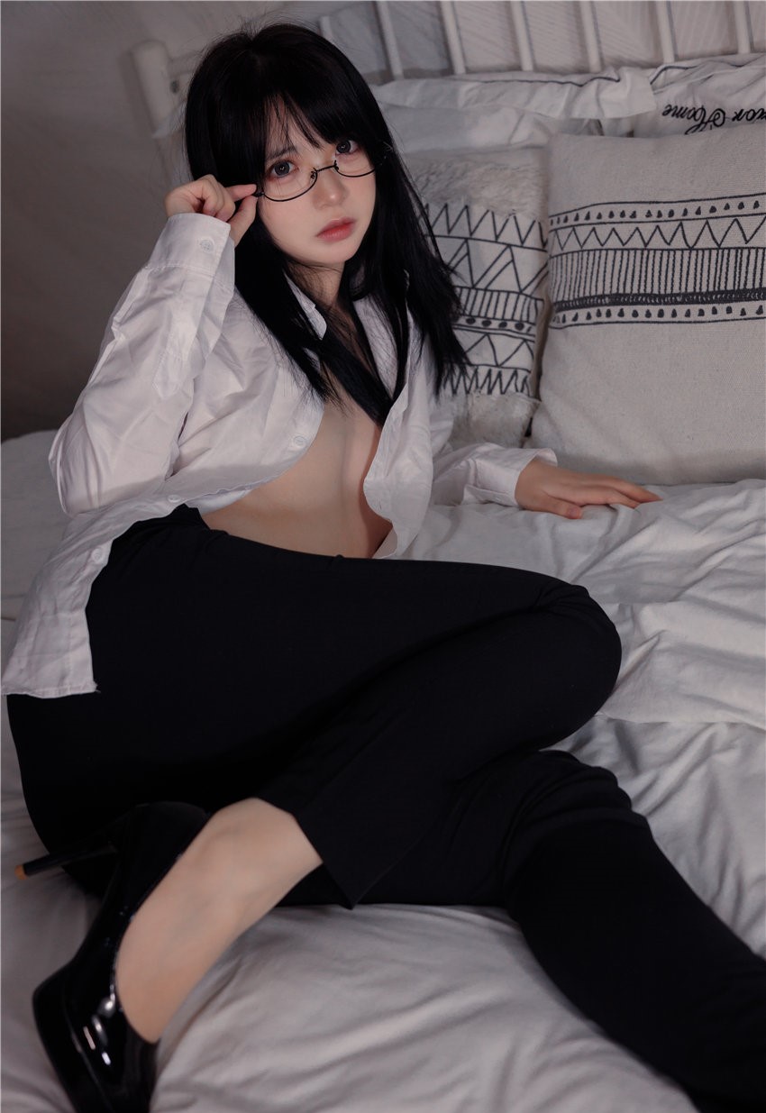 疯猫ss 裤里丝 [40P-661MB] 第2张