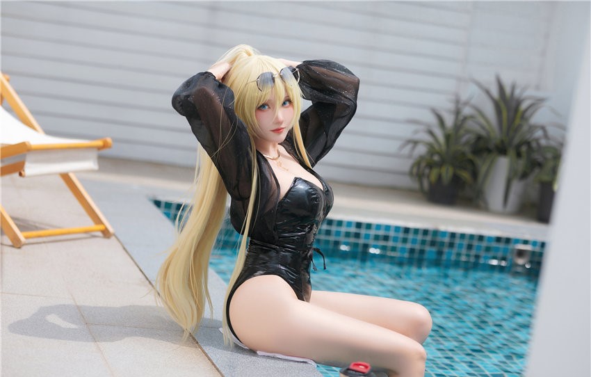 瓜希酱 俾斯麦2泳装[20P-58MB] 第1张