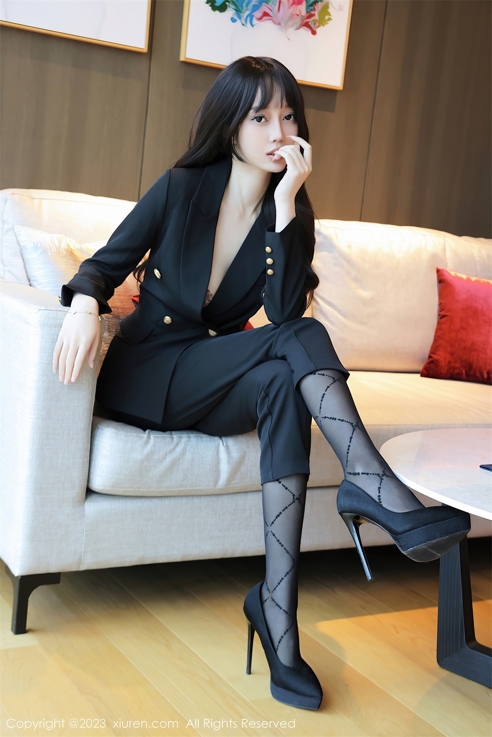 [秀人网] 2023.10.13 No.7502 玥儿玥er深蓝色Ol制服[79P/858MB] 第1张