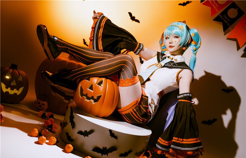 星之迟迟 23年10月计划赠品 万圣节MIKU [53P-306MB] 第1张