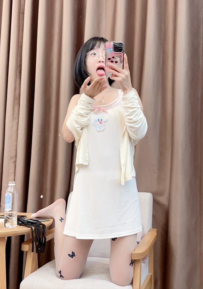 【微-密】胜利的小生活-蝴蝶白丝 [9P1V-98M] 第2张