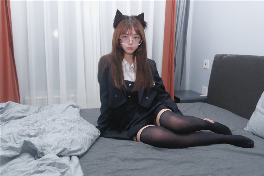 攻弦弦弦 黑丝眼镜猫娘[16P-191MB] 第1张