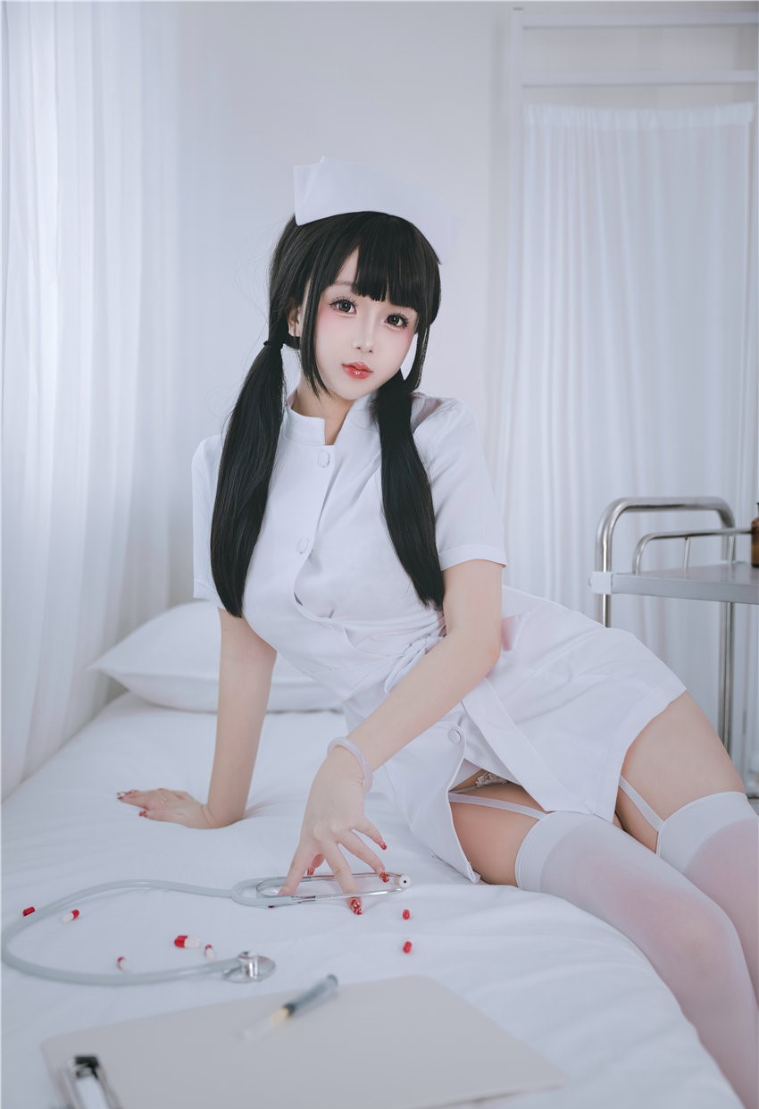 日奈娇 诊所护士 [144P2V-1.30GB] 第1张