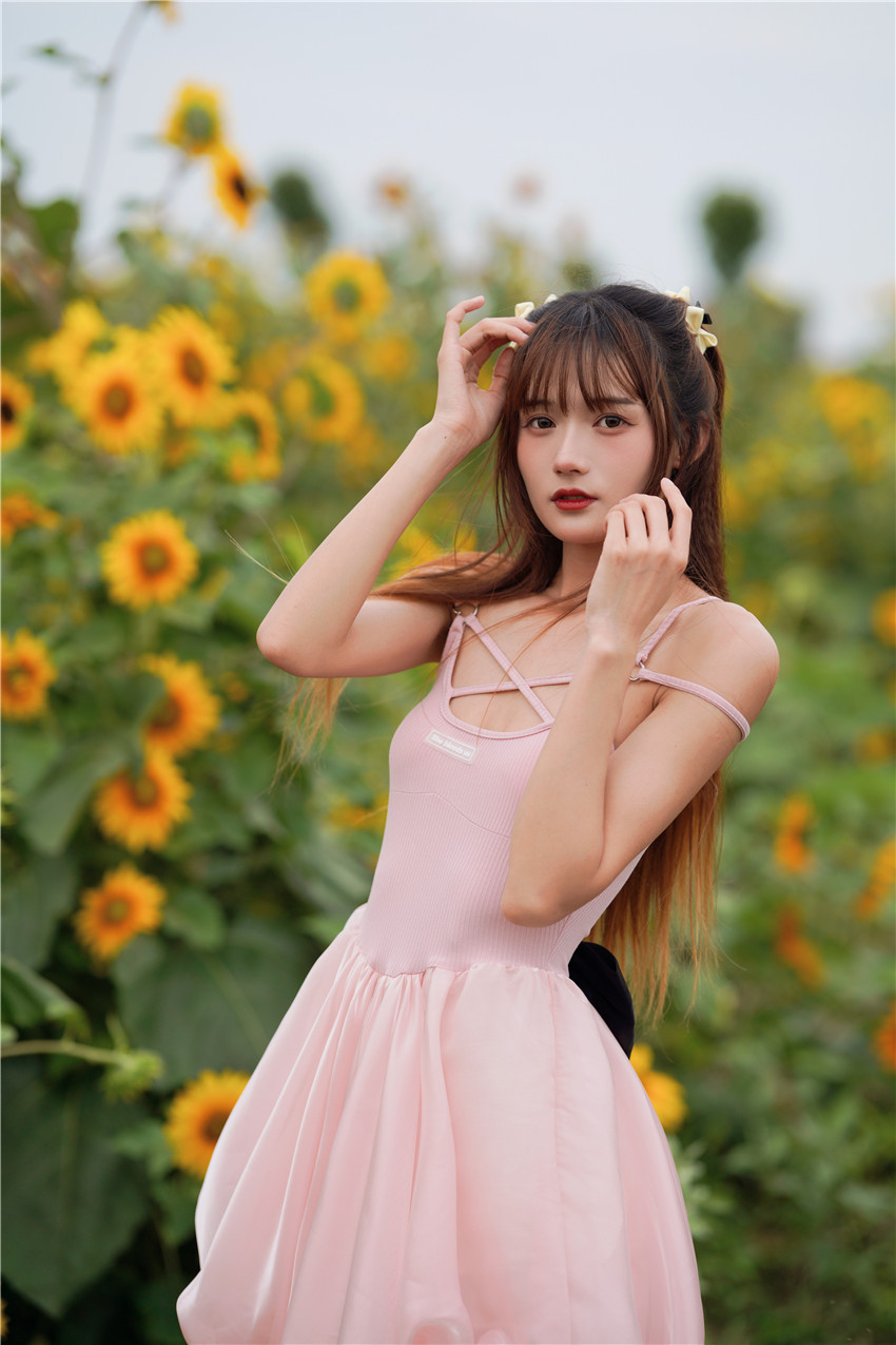 兔子Zzz不吃胡萝卜 蓝调向日葵少女 [28P-316MB] 第4张