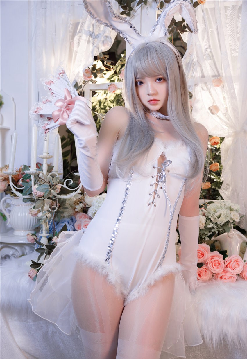 疯猫ss 纯白绒绒兔 [40P2V-1.02GB] 第1张