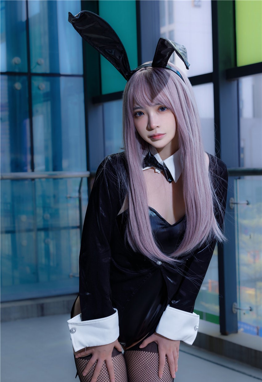 疯猫ss 紫发礼服兔 [42P-903MB] 第1张