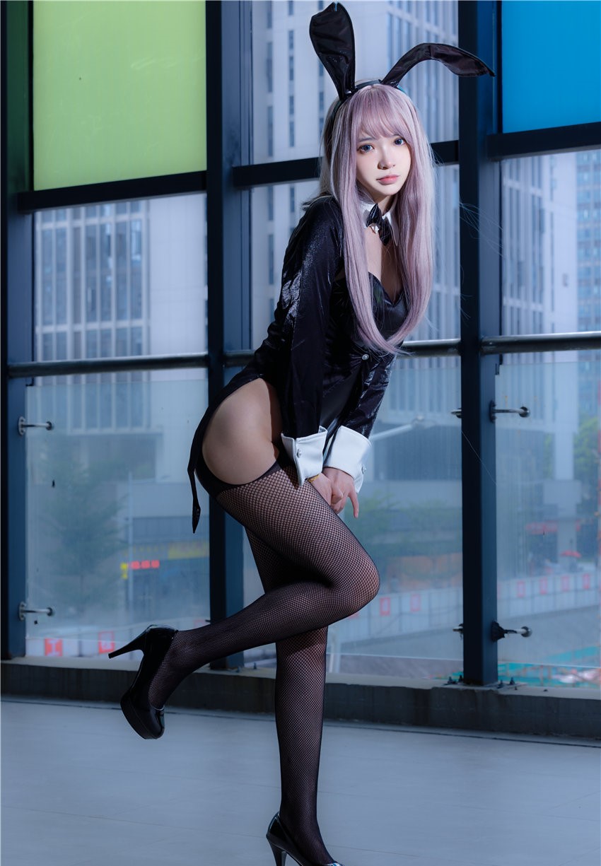 疯猫ss 紫发礼服兔 [42P-903MB] 第2张