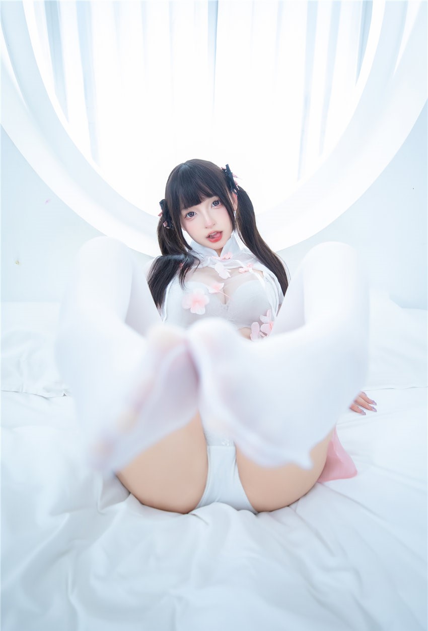 神楽坂真冬 蜜桃雪糕 [75P2V-420MB] 第1张