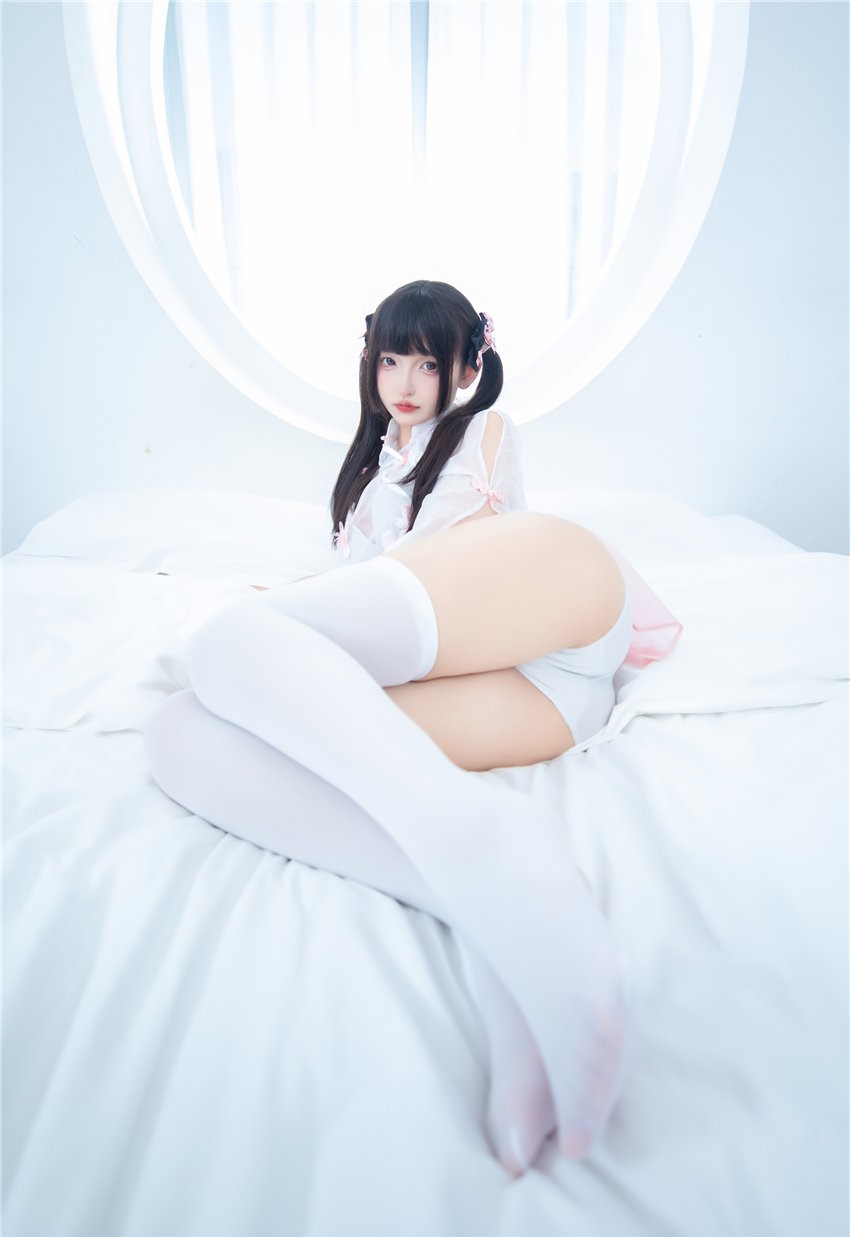 神楽坂真冬 蜜桃雪糕 [75P2V-420MB] 第2张