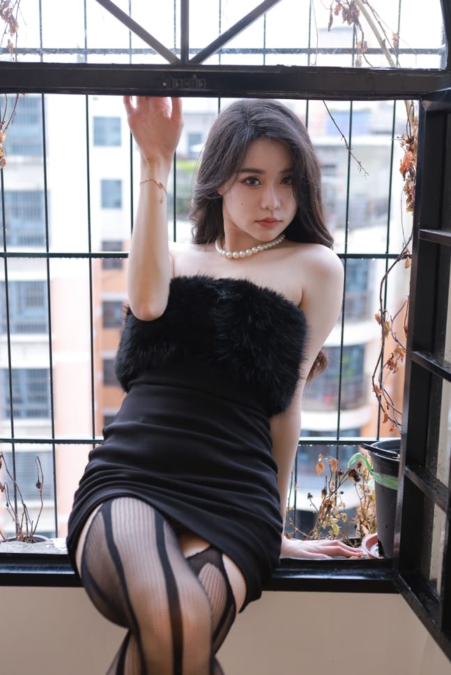 【微-密】SIA不吃鱼-虾线黑丝 [51P-367M] 第1张