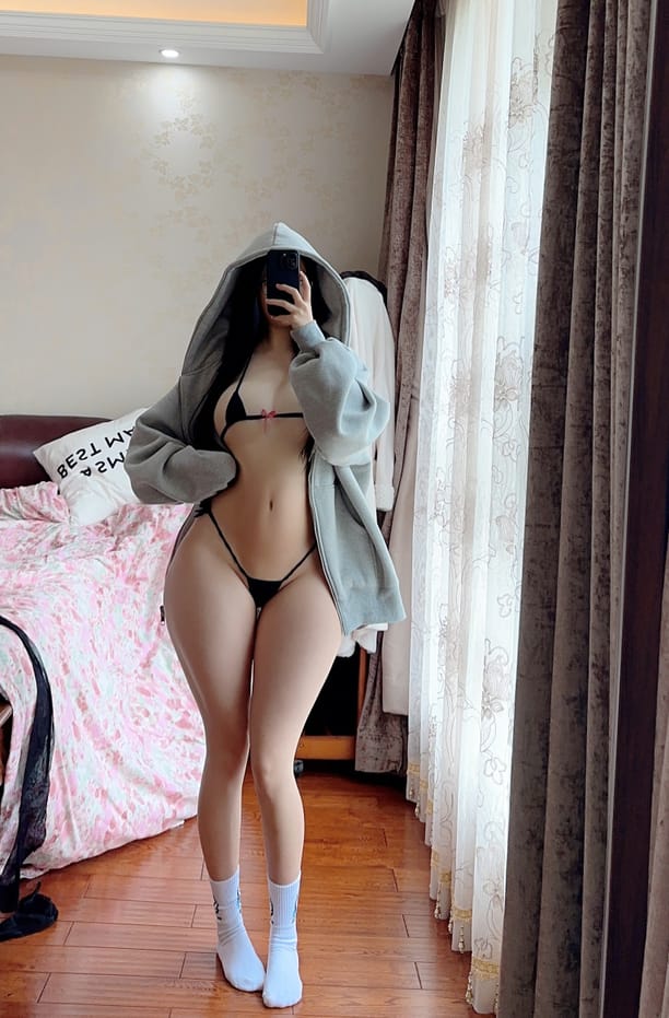 【微-密】俏妞qiaoniuTT- 超性感黑丝比基尼 [15P-44M] 第1张