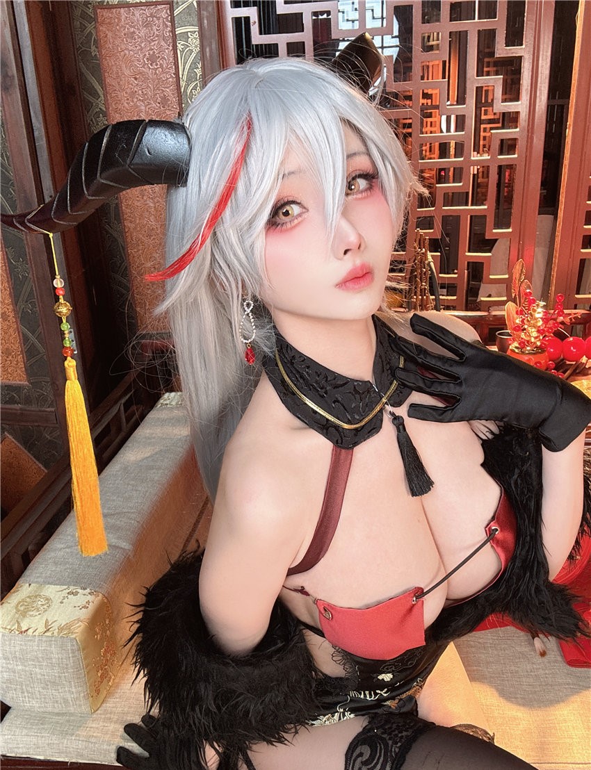 rioko凉凉子 龙年埃吉尔自拍[20P1V-383MB] 第1张