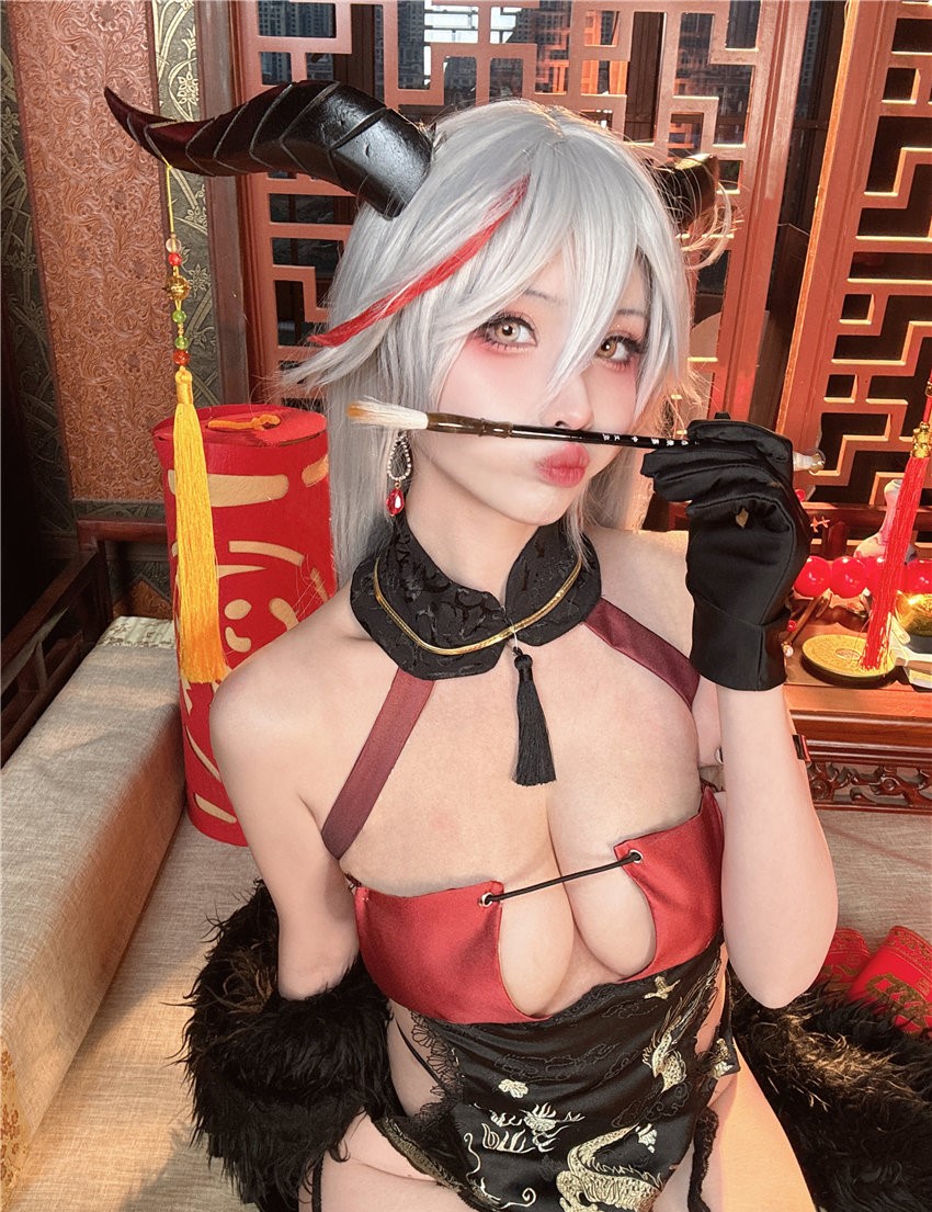 rioko凉凉子 龙年埃吉尔自拍[20P1V-383MB] 第3张