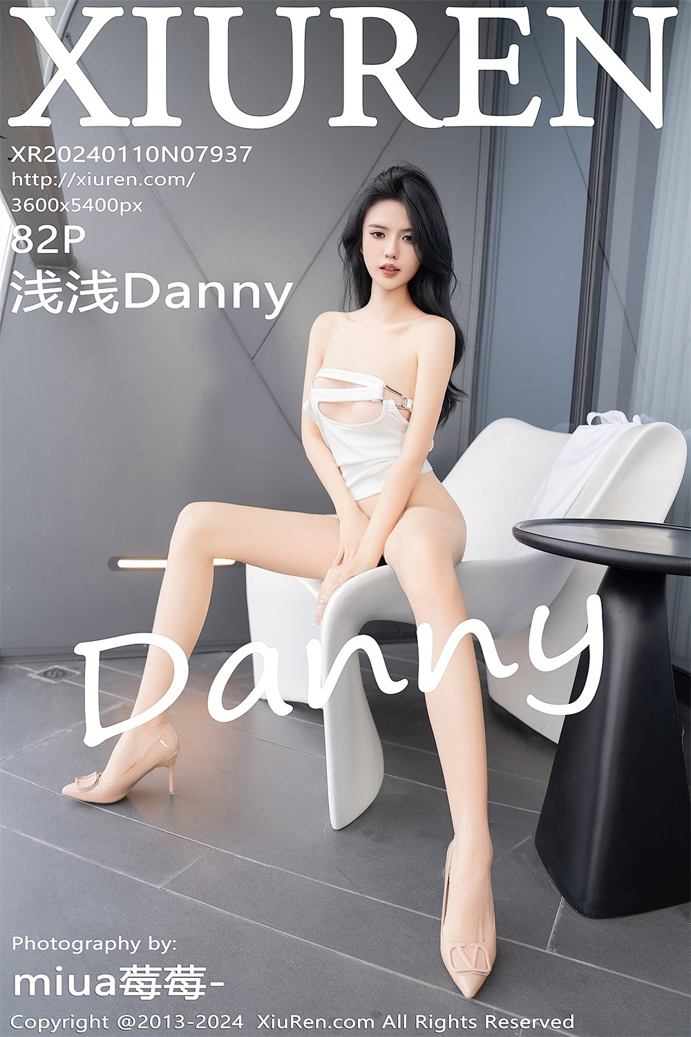 [秀人网] 2024.01.10 No.7937 浅浅Danny 简约白色长裤[83P/700MB] 第1张
