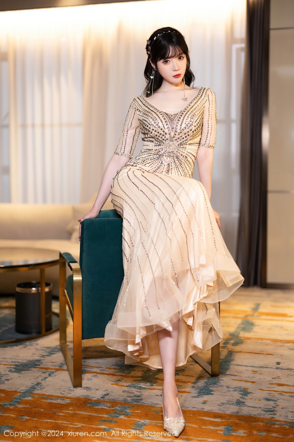 [秀人网] 2024.01.24 NO.8014 梦心玥 金色长礼裙[85P/684MB] 第1张