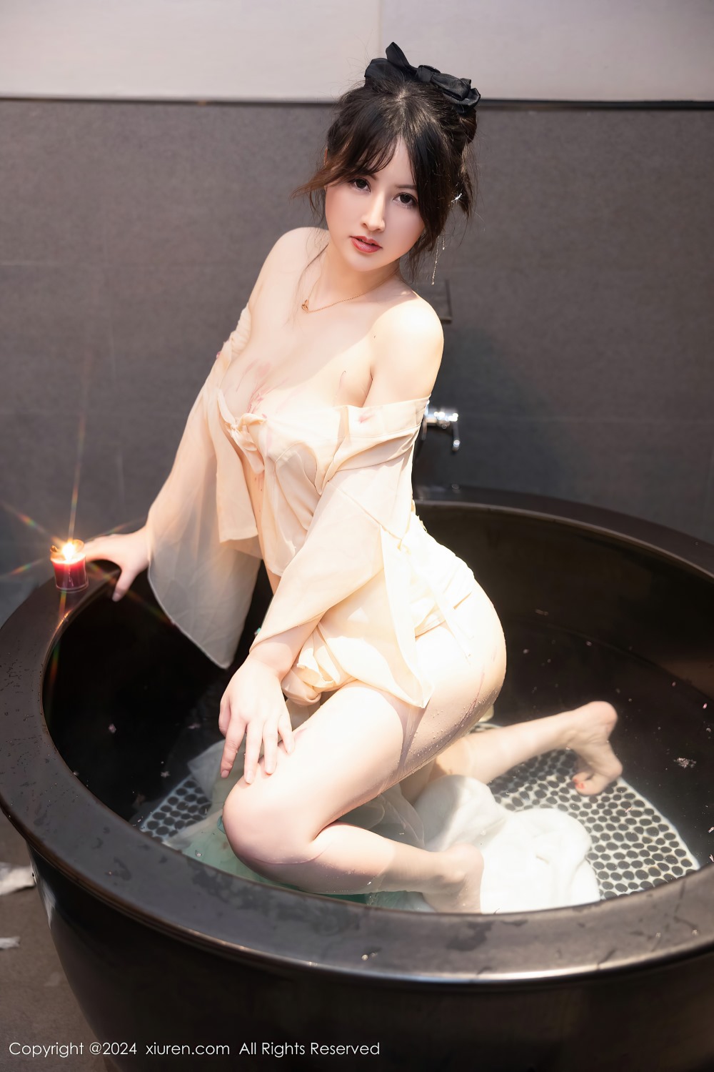 [秀人网] 2024.02.22 NO.8128 诗诗kiki 温泉浴室[83P/708MB] 第1张