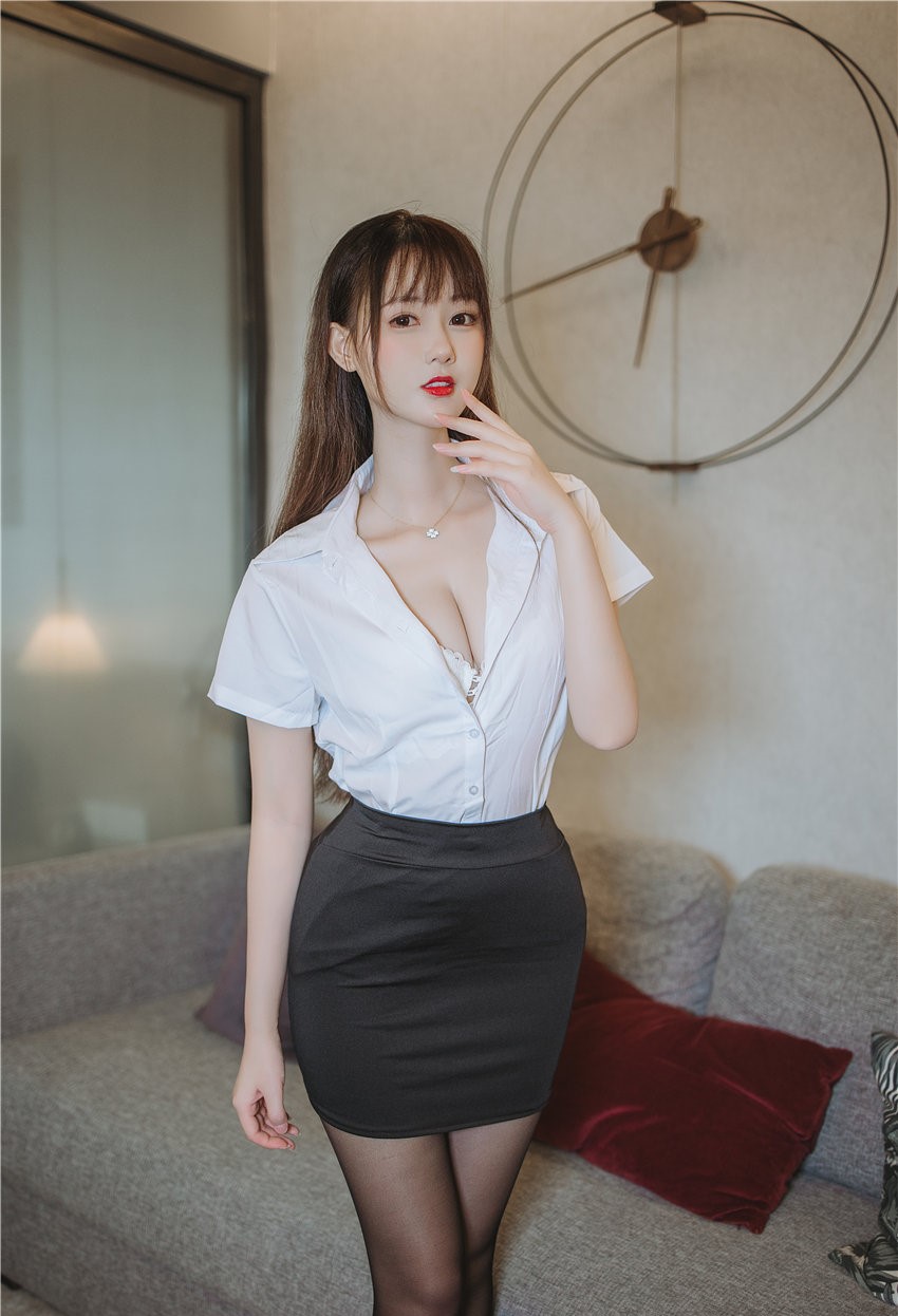 羽生三未 黑丝包臀OL[40P-658MB] 第2张