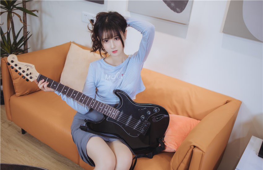 羽生三未 吉他妹妹[43P-758MB] 第1张