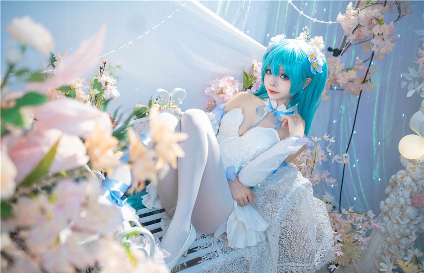 艾西Aiwest 初音 粉蝶花[42P-161MB] 第1张