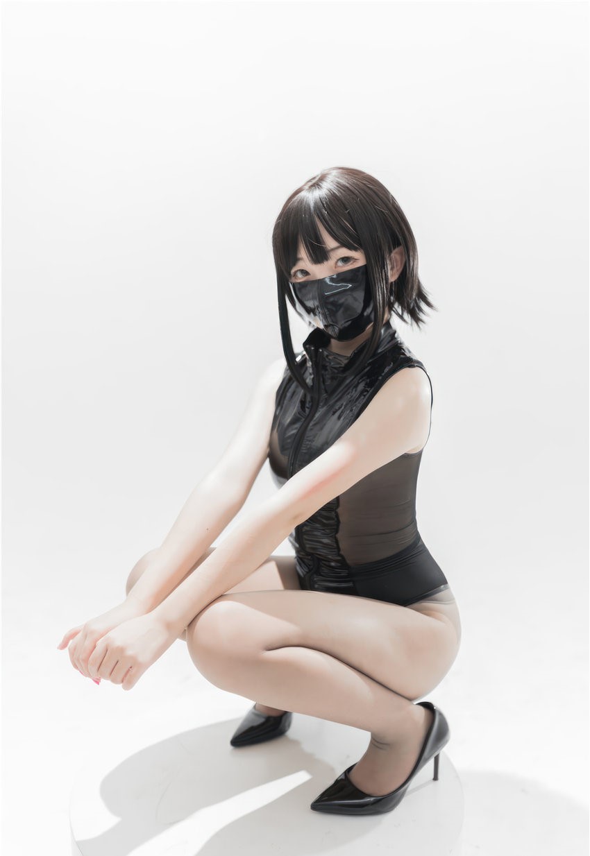 花铃 灰丝皮衣风[73P-287MB] 第1张