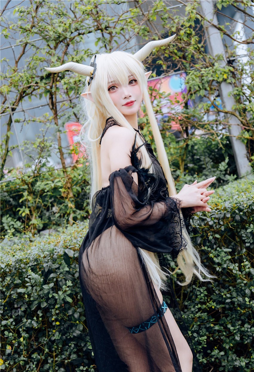 凰儿 闪灵泳装 [14P-63.3MB] 第4张