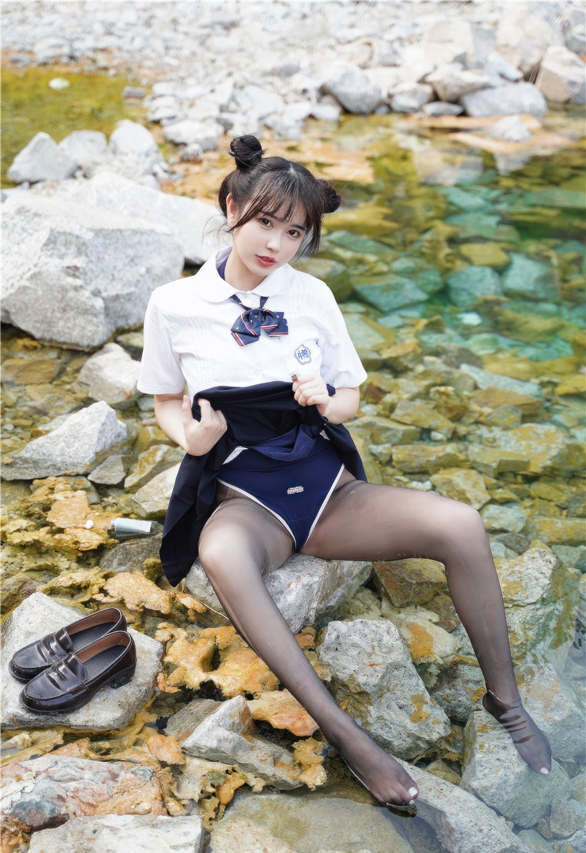 Tina很妖孽呀 小溪体操服死库水JK[56P-530MB] 第2张