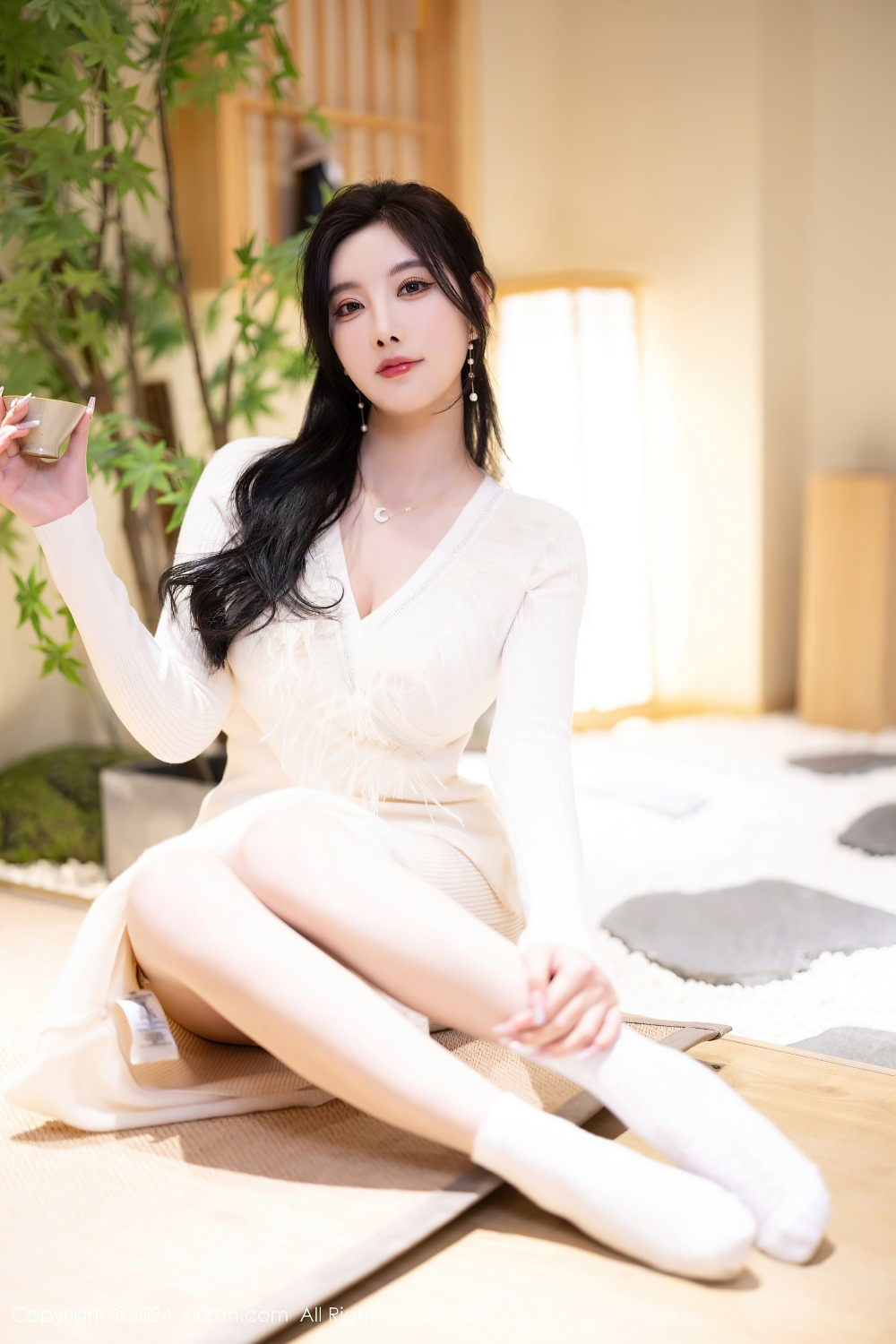 [秀人网] 2024.04.09 NO.8363 杨晨晨Yome 白色连衣长裙[83P/625MB] 第1张