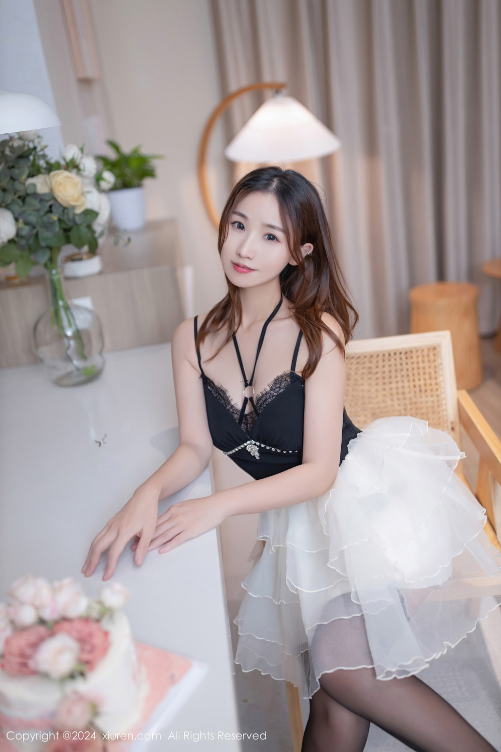 [秀人网] 2024.04.16 NO.8398 杏子Yada 生日场景[81P/634MB] 第1张