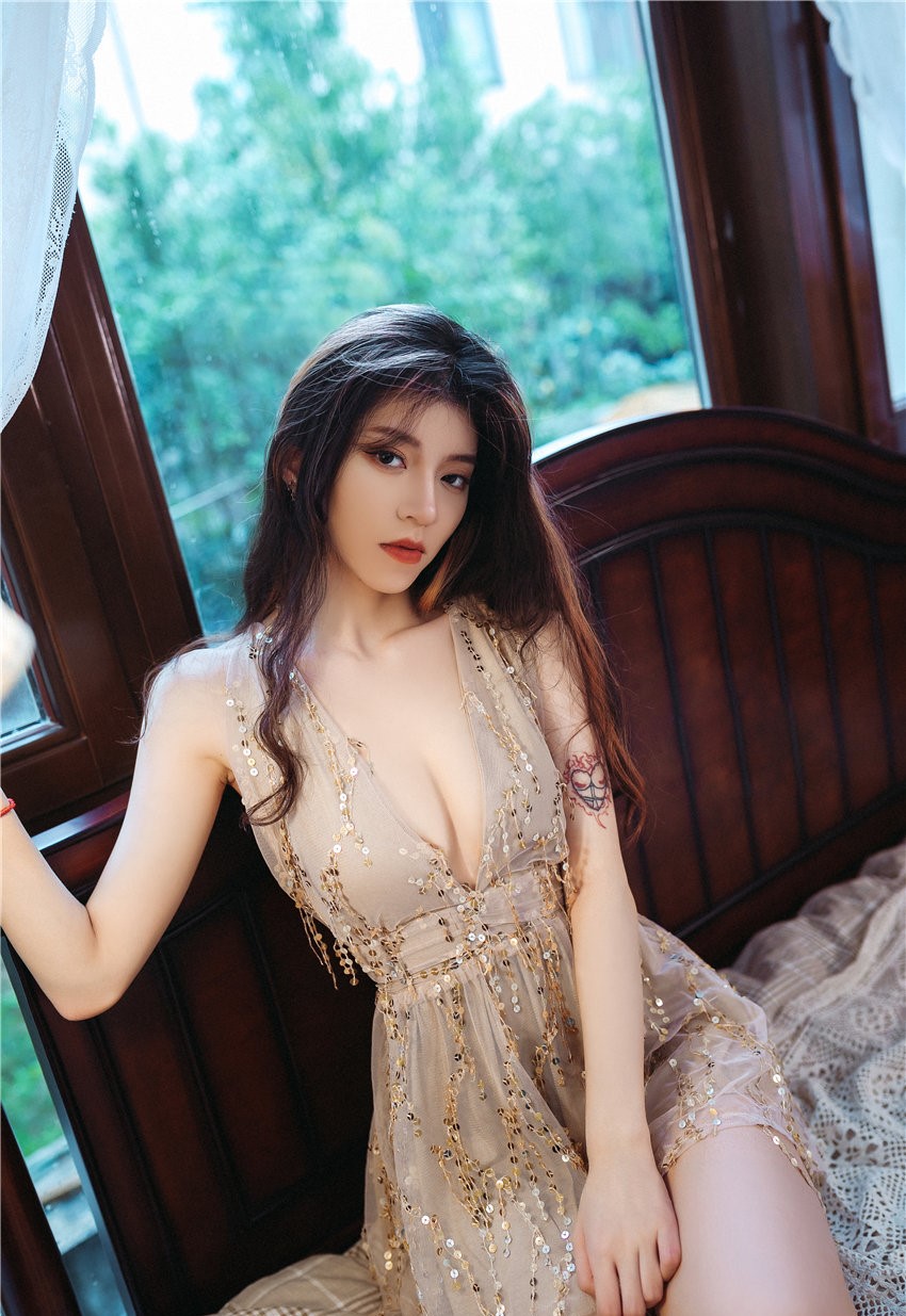 Kettoe 金色闪片[22P-239MB] 第3张