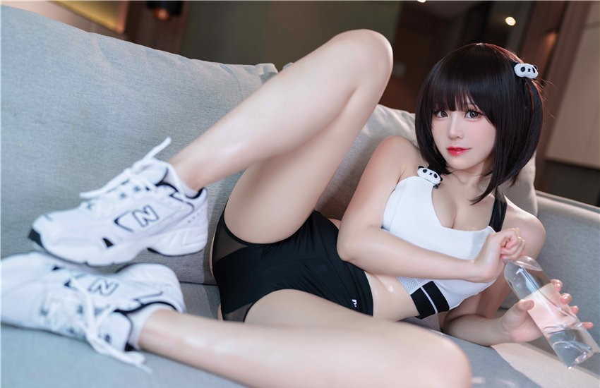 miko酱ww 蛋白大熊猫[20P-325MB] 第1张