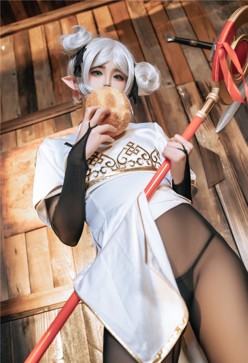 Quan冉有点饿 芙莉莲 [40P-389MB] 第2张