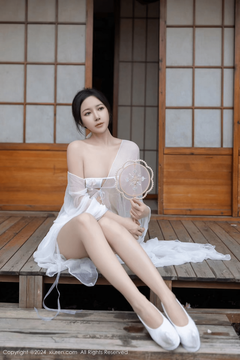 [秀人网] 2024.07.26 NO.8927 鱼子酱Fish 白色轻透连衣裙[81P/788MB] 第1张