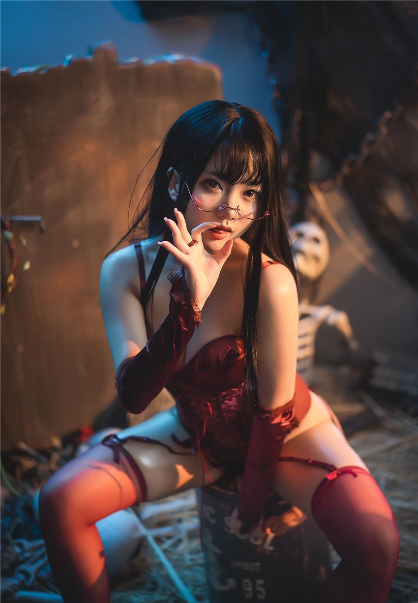 是一只熊仔吗 红色corset [42P-189MB] 第3张